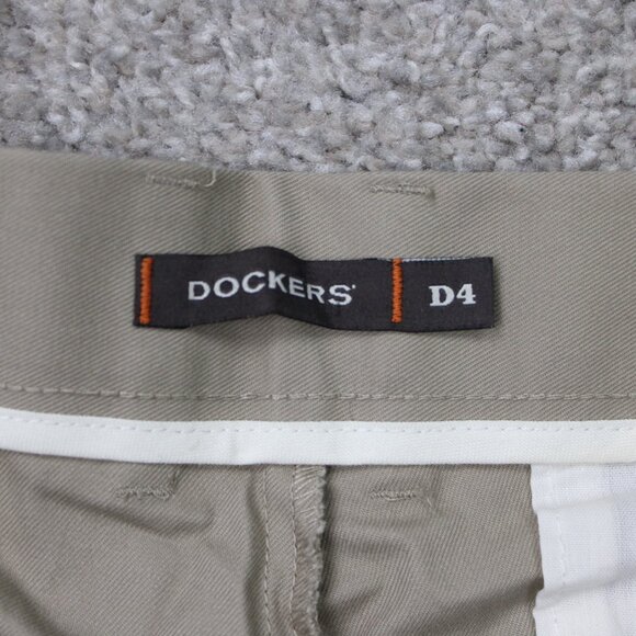 Dockers D4 Pants NWT Mens 36x34 Beige Relaxed Fit Mobile Pocket Khaki Flat Front - Picture 13 of 15